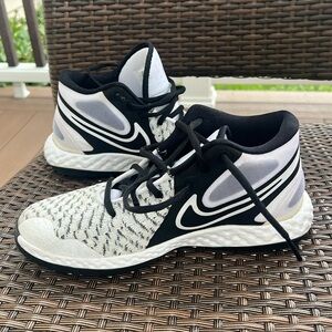 KD TREY 5 VIII EP 'WHITE BLACK' size 6Y